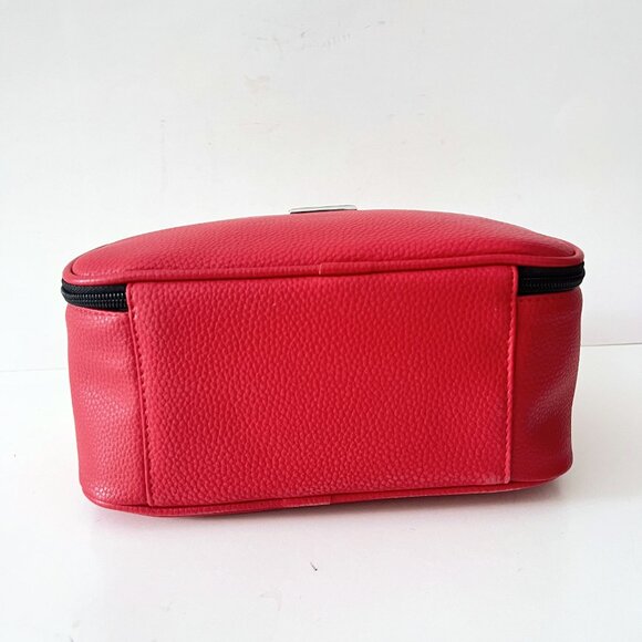NEW GUESS Red Pebbled Faux Leather Travel Case & Makeup Bag Set - Picture 5 of 16